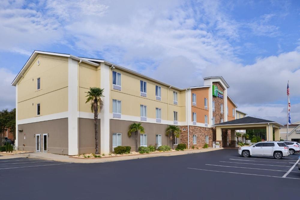 Holiday Inn Express Montgomery East I-85 Image 25